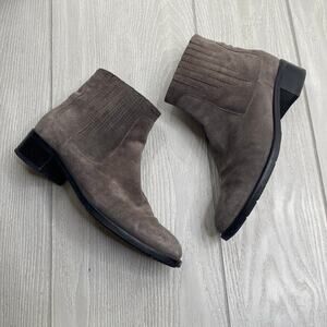 Aquatalia Women's Gray Oribella Waterproof Suede Ankle Boots Size 8